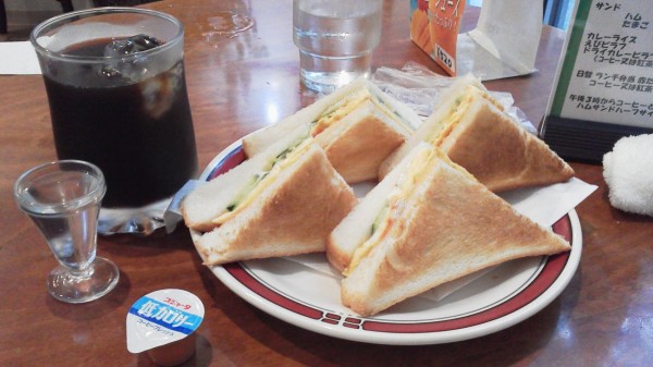 名古屋市中村区のクックタウン Cooktown でモーニング コスパ最強のサンドイッチモーニング かわうそ だもんで