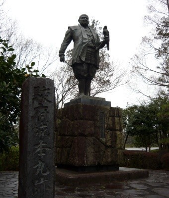 天下人の貫禄 東海地方にある徳川家康の銅像４つをくらべてみた 哲舟の呑む喰う浸かる 歴史に憩う