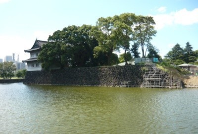 江戸城 皇居 に 大地震の爪痕が 哲舟の呑む喰う浸かる 歴史に憩う