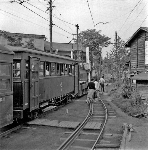 ふたつの “旧軽井沢駅”（2） : 草軽電鉄の記憶：火山山麓のレモンイエロー
