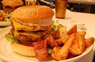 No 2 S B Diner Kobe ｴｽﾋﾞｰﾀﾞｲﾅｰ ダブルチーズバーガー エッグ ベーコン The Blues Burger ザ ブルースバーガー 第２章ハンバーガーの食文化向上を目指して