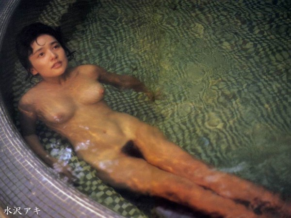 水沢アキ　ヌード写真 水沢アキ (18) : 縛られた女性有名人たち
