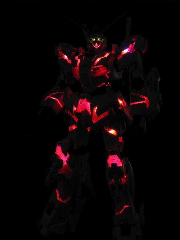 1/60 PG ユニコーンガンダム フルアーマー&LED ⑥ 完成です 1/60 PG ユニコーンガンダム フルアーマー&LED ⑥ 完成です