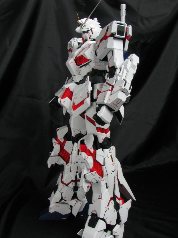 1/60 PG ユニコーンガンダム フルアーマー&LED ⑥ 完成です 1/60 PG ユニコーンガンダム フルアーマー&LED ⑥ 完成です