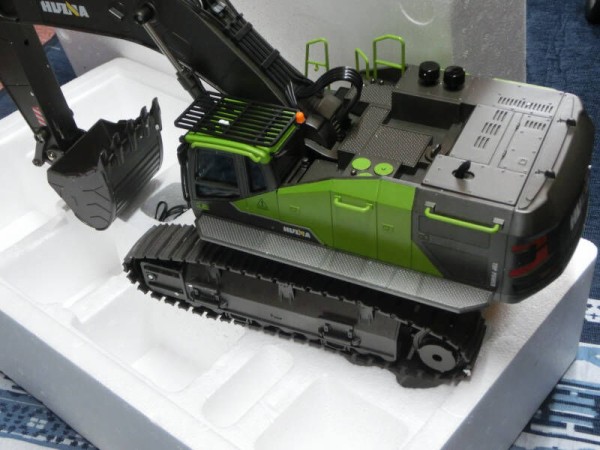 Huina 1592 本格仕様 22ch 1/14 パワーショベル ラジコン Amazon.co.jp: 1/14 HUINA 1592 1/14 22CH 2.4G パワーショベル