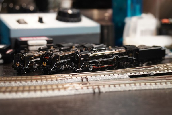 Nゲージデスクトップレイアウト □KATO製「デスクトップレイアウト」半完成品 24-001 ウッドマンクラブ