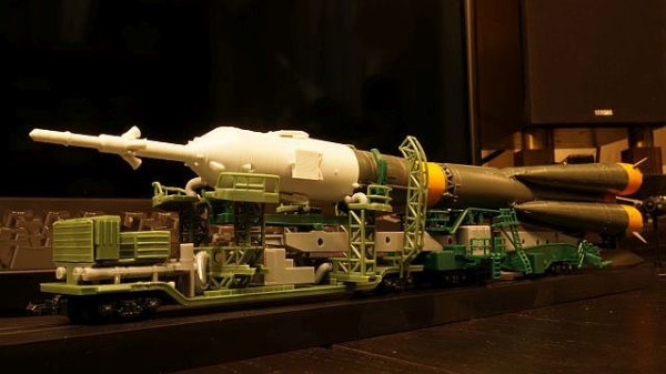 ソユーズロケット＋運搬列車（Nスケール） : しまDiary