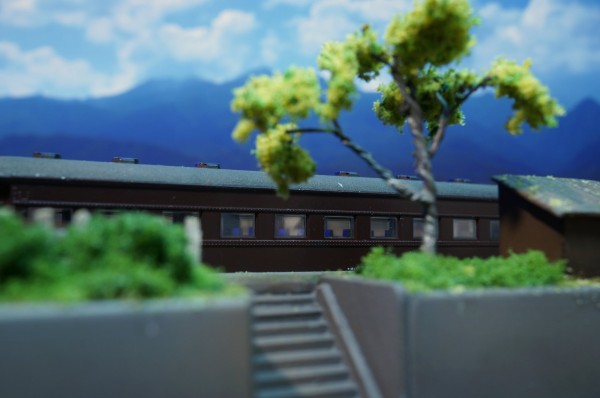 ミニジオラマその2：ローカル線の無人駅 : しまDiary
