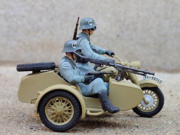 ◉BMW R75サイドカーセット（TAMIYA 1/35 MM16）1990年代に製作 : T.M.のプラモMUSEUM