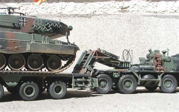 ◉ファウン SLT-56 タンクトランスポーター（TRUMPETER 1/35）2004年3