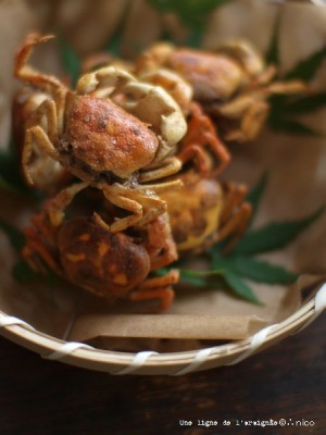 沢蟹の唐揚げ ４４食堂 よんよんしょくどう 滋味ごはん ときどき甘味
