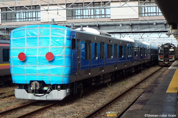 鉄道写真 青白いトーン 高品質印刷 初めまして】りんかい線新車71-000形～信越線新津駅にて待機中