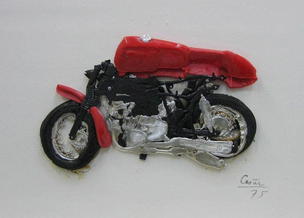 セザール「圧縮されたオートバイ」～年末セール☆Discovery