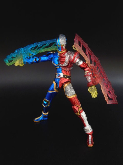 キカイダーのフィギュア　ポーズ関節自由 Amazon | S.H.Figuarts キカイダー フィギュア | フィギュア