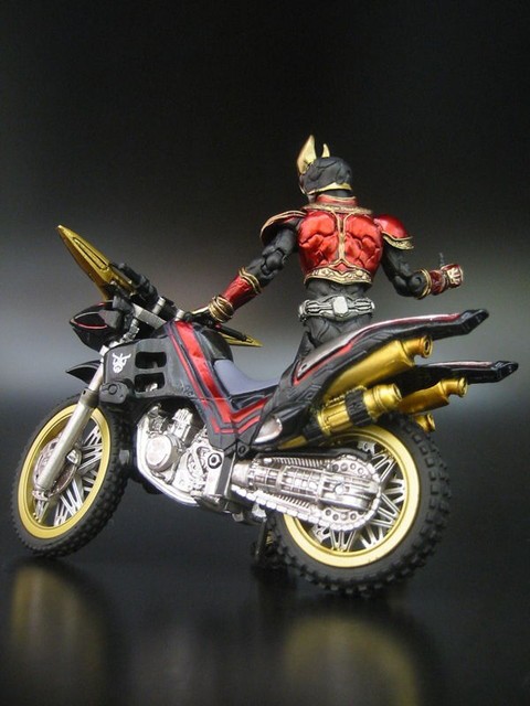 S.I.C. 極魂 LIMITED Masked Rider KUUGA -Rising Mighty Form- & Beat