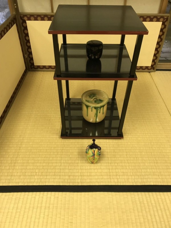 竹台子 (総飾り 炉 ) 筒茶碗 : 閑坐聴松風 徳島の表千家茶道教室