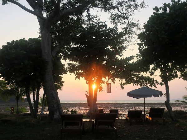 タイ グルメ旅 目の前にプライベートビーチが広がるリゾートホテル Andalay Baech Resort Koh Libong 関西女のプチ日記 Powered By ライブドアブログ