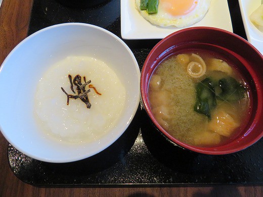 ニセコノーザンリゾート アンヌプリの朝食バイキングと総評 旅 食 酒 そして猫