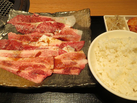 11月15日にオープンしたばかりの 特急焼肉せいざん で焼肉ランチ 旅 食 酒 そして猫