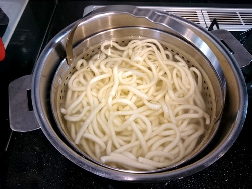 温玉うどん様 あつあつ讃岐釜玉うどん | スターゼンの加工品 | 商品情報