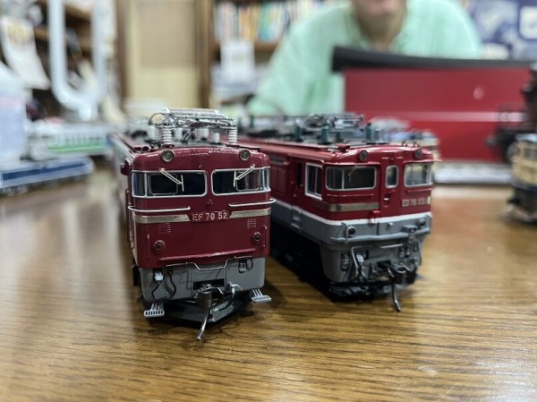 HO EF65 フリーランスカラーとEF81トワイライト色小加工