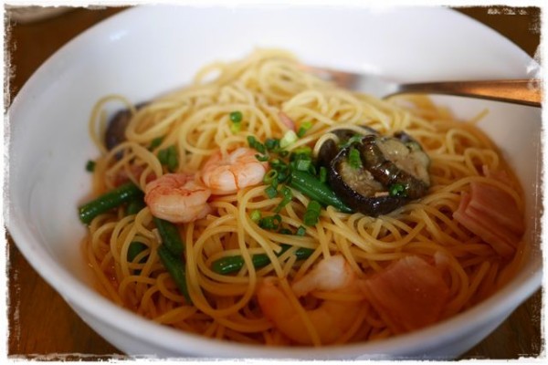 海老と茄子が存在感を示す和風パスタランチはオシャレな一品でした 天王洲アイル 居食屋レインボー 海老と茄子が存在感を示す和風パスタランチはオシャレな一品でした 天王洲アイル 居食屋レインボー