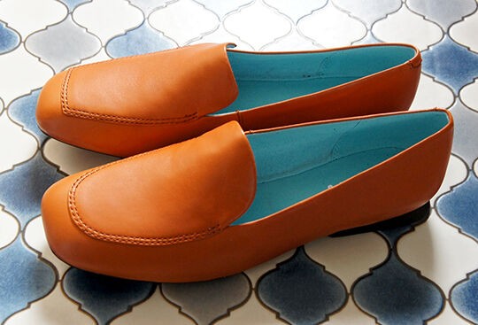 左右違うデザインが特長のCAMPERの靴 TWINS : とりあえず暮らす