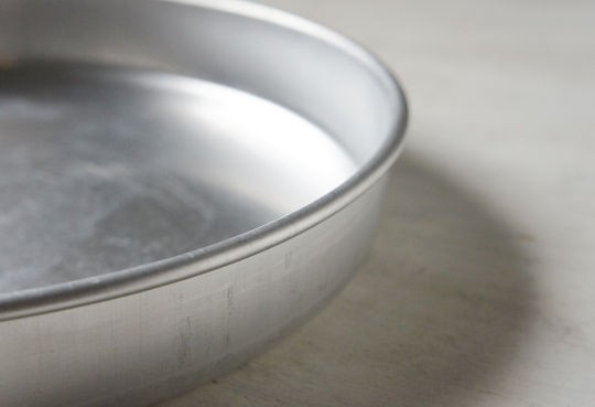 フチが高くて持ち運び安心 無印で買ったアルミトレー とりあえず暮らす