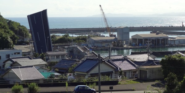 寒い季節の片足立ち 土佐料理 旬の鰹がゆく