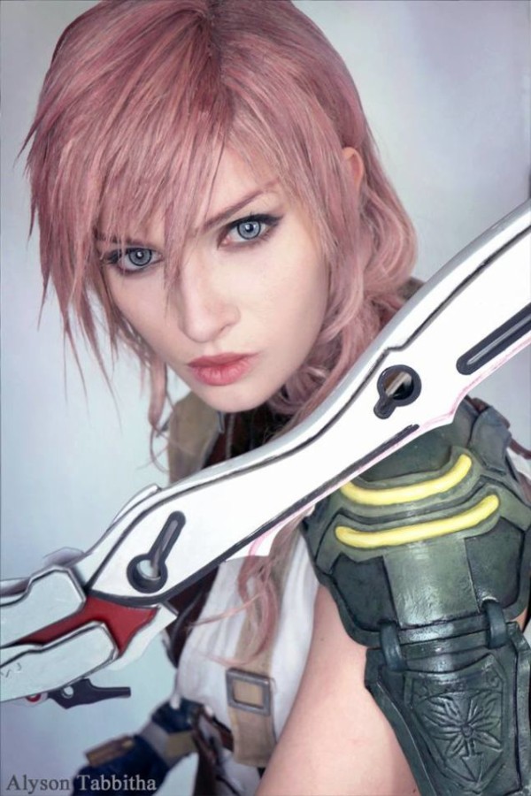海外 海外コスプレイヤーによるメイクアップ術でff13 ライトニング さんに変身した姿が超凄いと話題に ゲーハーking速報