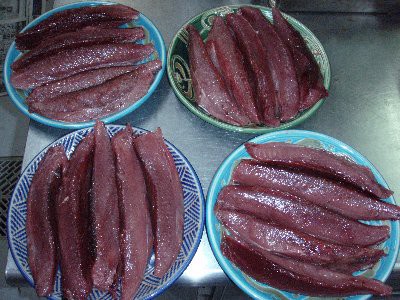 一昨日下処理した 本鰹の4枚おろし 腹身 背身 と 同生節 である 椿道旅館だより 一昨日下処理した 本鰹の4枚おろし 腹身 背身 と 同生節 である 椿道旅館だより