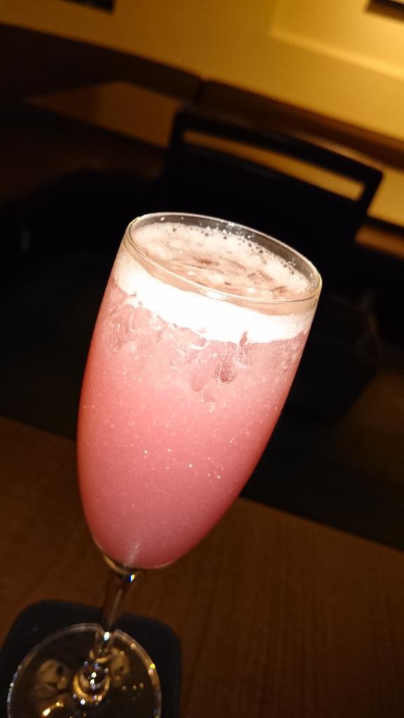 刀剣乱舞 次郎太刀 岩融役の声優 宮下栄治さんが次郎と岩融イメージのカクテルを作ってもらう とうらぶ速報 刀剣乱舞まとめブログ