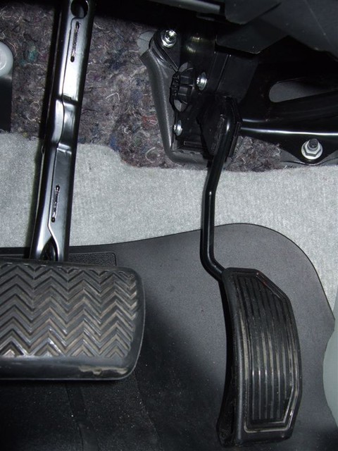 プリウス事故 常に遠くへ