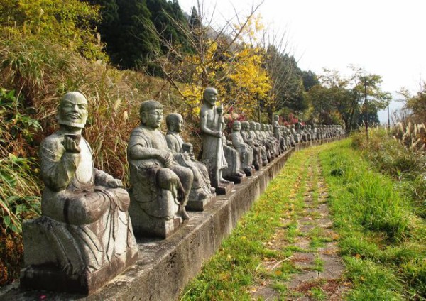 富山市内のナニコレ珍百景!!? おおさわの石仏の森・ふれあい石像の里