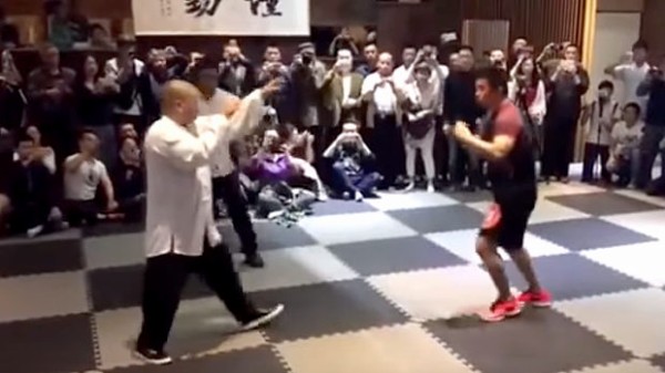 動画 中国伝統武術は強いのか 太極拳の達人がmma選手とガチンコ勝負 海外 トーイチャンネット 時事ネタ