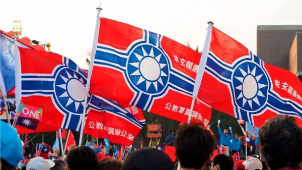 台湾 総統選挙 国民党 朱立倫の支持団体の旗が ナチス軍旗 に酷似 問題に 海外 トーイチャンネット 時事ネタ