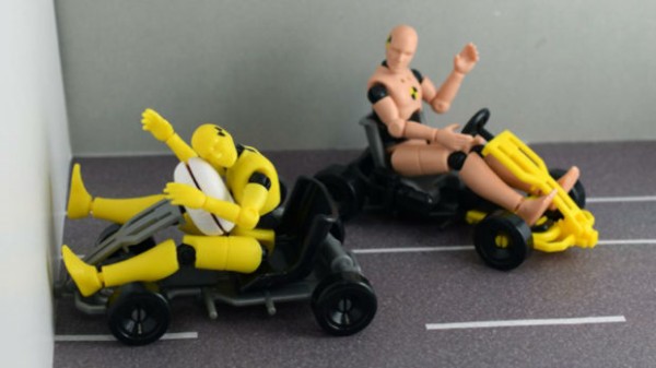 自動車の衝突実験に使われるダミー人形とカートがフィギュアになってガチャに登場 トーイチャンネット 時事ネタ