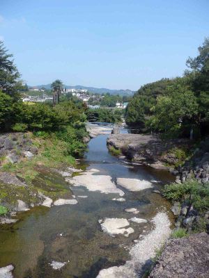 砥部衝上断層公園 川で遊んでまだ夏気分 四国アイランドライフ