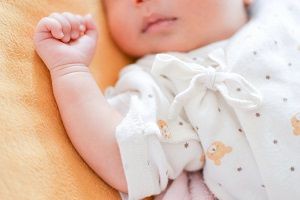 産まれたての赤ちゃんの顔 赤ちゃんの顔立ちの変化 正しい子育て 親の教育方針 育て方と子供の成長 性格 人格形成