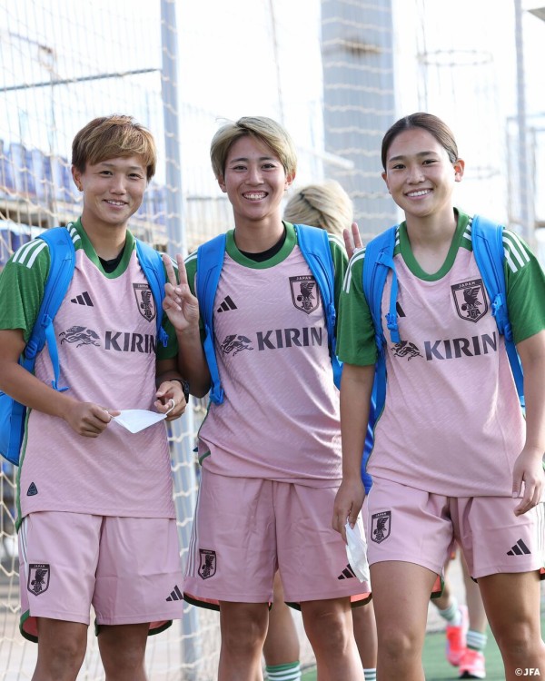 サッカーなでしこ日本代表トレーニングウェアセット サッカー 日本代表 なでしこジャパン トレーニングウェア ティロ