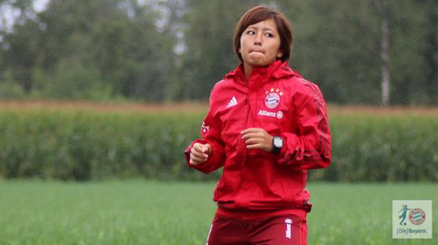 adidas 岩渕真奈選手 バイエルン＆なでしこ : ジャージ＆ユニフォーム女子