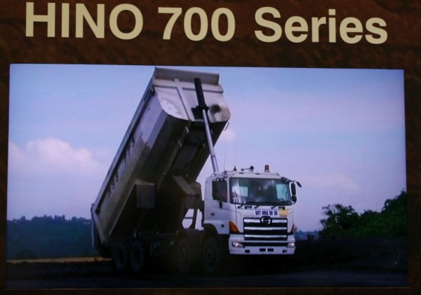 HINO 700 Seriesダンプカー : エヌティーさんの検修庫(trans5885)