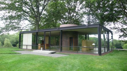 P ジョンソンの ガラスの家 あくび Ny