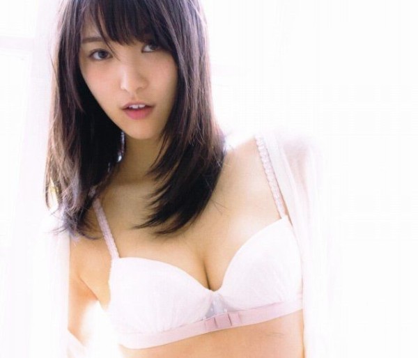 欅坂46 菅井友香 1st写真集「フィアンセ」で魅せたセクシー画像 