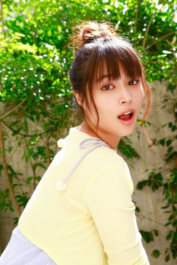 広瀬アリス 写真集 Alice で魅せたグラビア画像 グラフォトbox E 広瀬アリス 写真集 Alice で魅せたグラビア画像 グラフォトbox E
