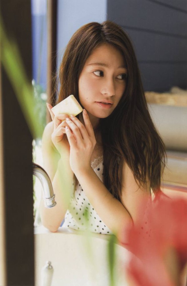 乃木坂46 桜井玲香 1st写真集 自由ということ の水着画像 グラフォトbox E