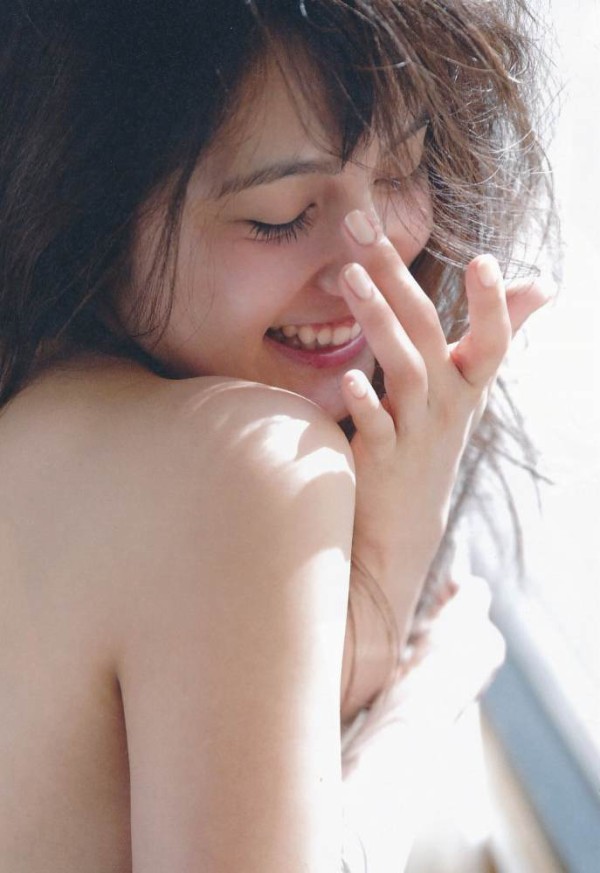 入山杏奈 写真集 美しい罪 のセクシー下着グラビア画像 グラフォトbox E