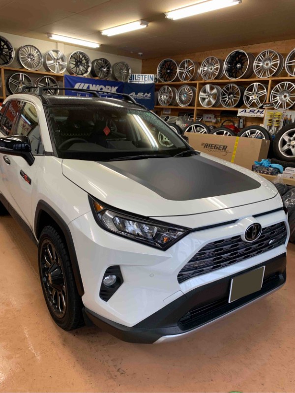 トヨタRAV4 ボンネットのラッピング マットカラー などなど : 輸入車