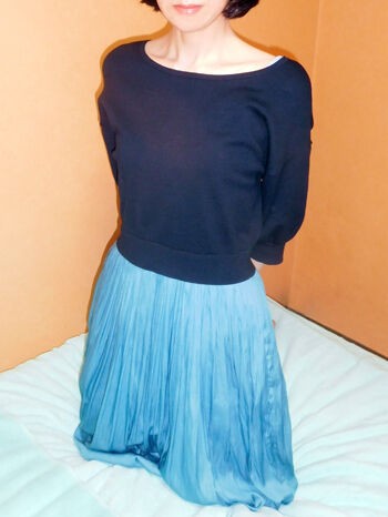 奥様 色香　 人妻の色香 初めての面接で緊張してる三十路妻の体をほぐし ...