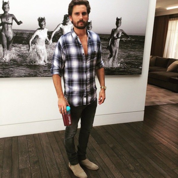 ブラックデニム 黒デニムセレブ着こなしまとめ 定番 メンズセレブファッションニュース